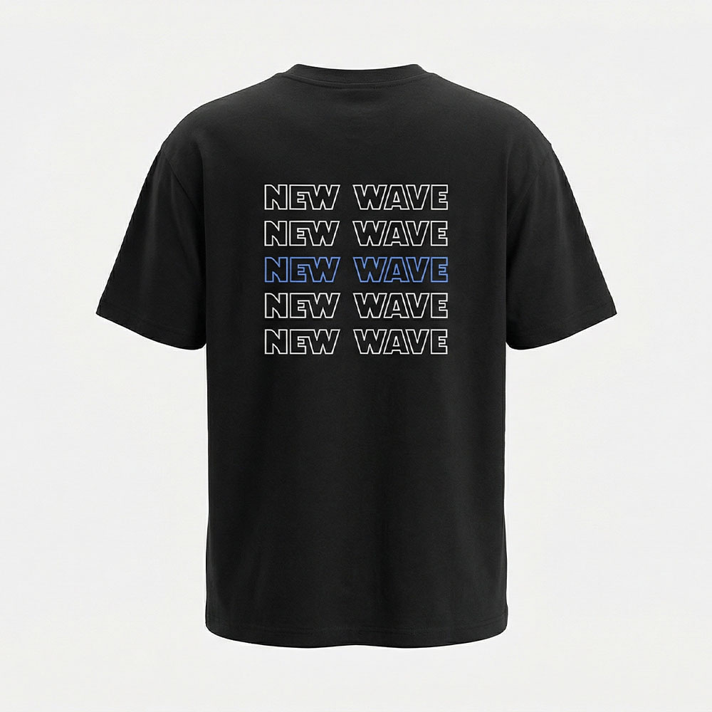 חולצת אוברסייז new wave מודרנית עם נוכחות שקטה