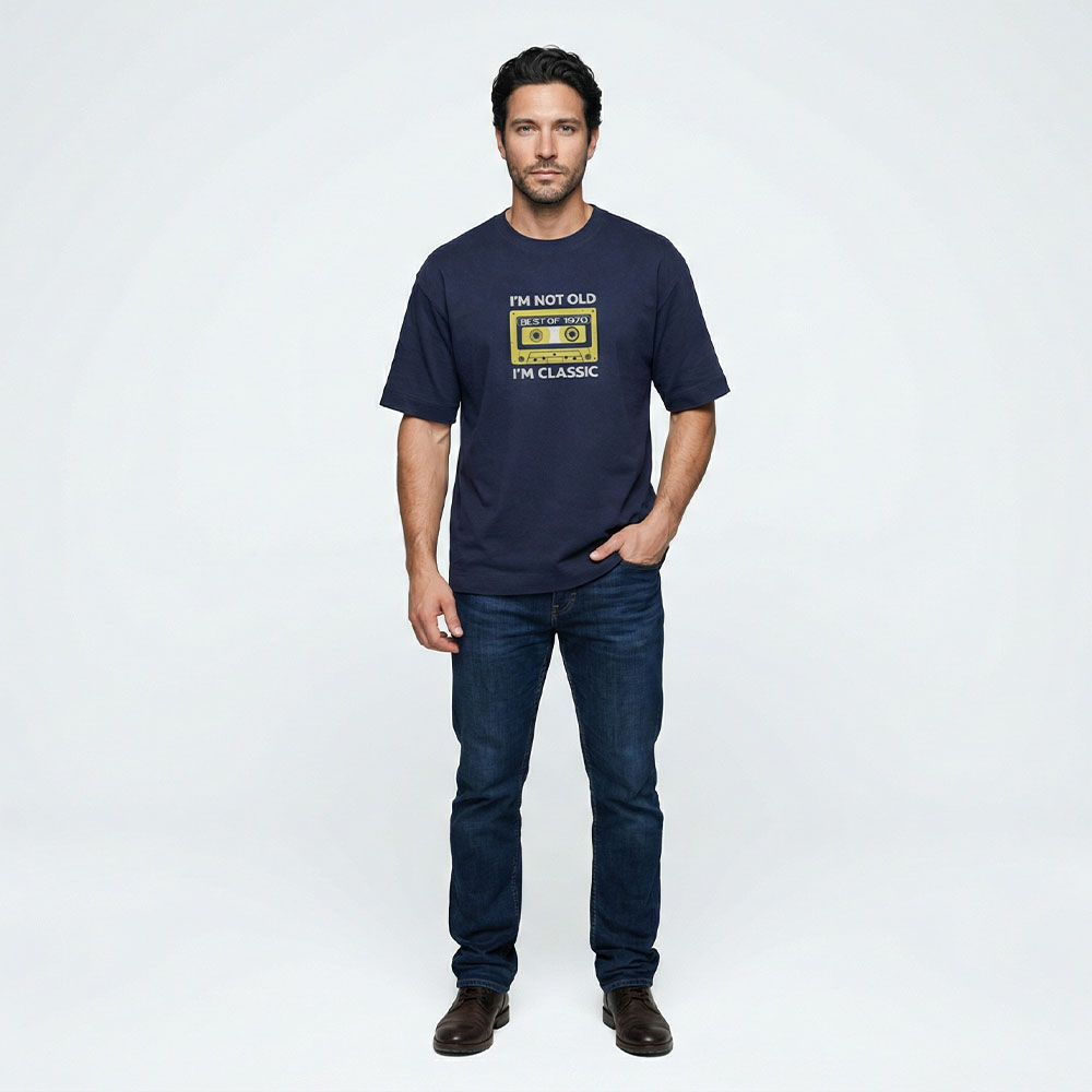 חולצת אוברסייז Im Not Old Im Classic MODEL